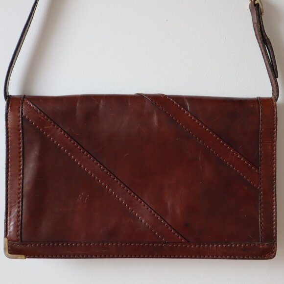 Vintage Brown Leather Shoulder Bag with Brass Details - Picture 9 of 16